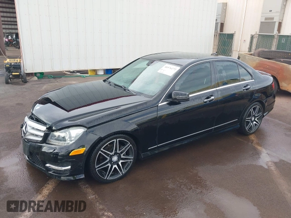 2013 Mercedes-Benz C C 250 Sport with VIN WDDGF4HB2DF984626, listed as a IAAI auction lot 40576272 with 108,931 mi miles. Bid and sale history available at carsss.com. Image 17.