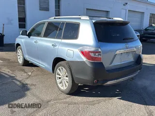2008 Toyota Highlander Hybrid with VIN JTEEW41A782005632, listed as a Copart auction lot 84068504 with 394,338 mi miles and Clean Title. Bid and sale history available at carsss.com. Image 3.