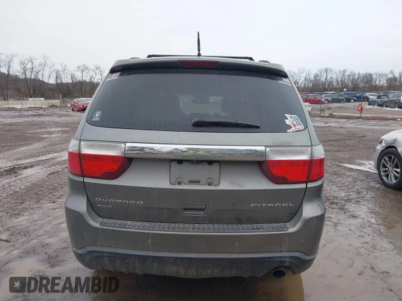 2011 Dodge Durango Citadel with VIN 1D4RE5GG4BC734332, listed as a IAAI auction lot 41425299 with 162,259 mi miles. Bid and sale history available at carsss.com. Image 17.