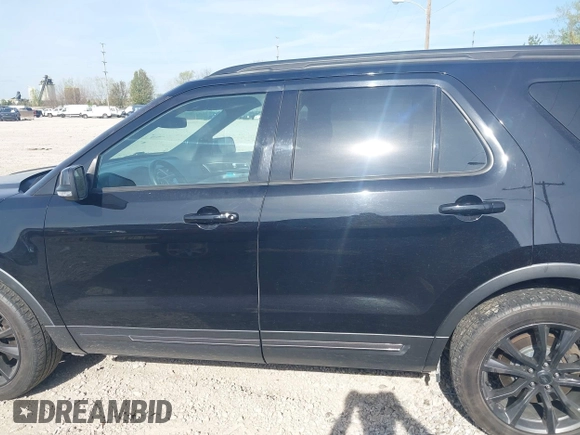 2017 Ford Explorer XLT с VIN 1FM5K8D84HGC45915, выставлен на аукционе IAAI как лот 42088691 с пробегом 162 159 миль миль и . История ставок и продаж доступна на DreamBid. Изображение 15.