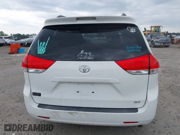 2011 Toyota Sienna XLE AAS with VIN 5TDYK3DC3BS161414, listed as a IAAI auction lot 41124705 with 167,364 mi miles. Bid and sale history available at carsss.com. Image 16.