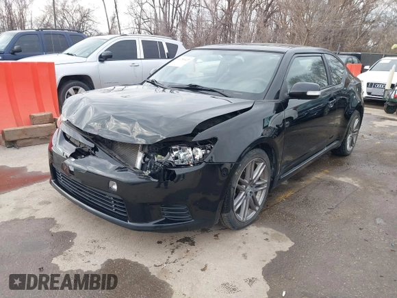 2012 Scion tC z VIN JTKJF5C72C3024241, wystawiony jako IAAI lot #41750123 z przebiegiem 136 695 mil mil oraz . Historia ofert i sprzedaży dostępna na DreamBid. Obrazek 17.