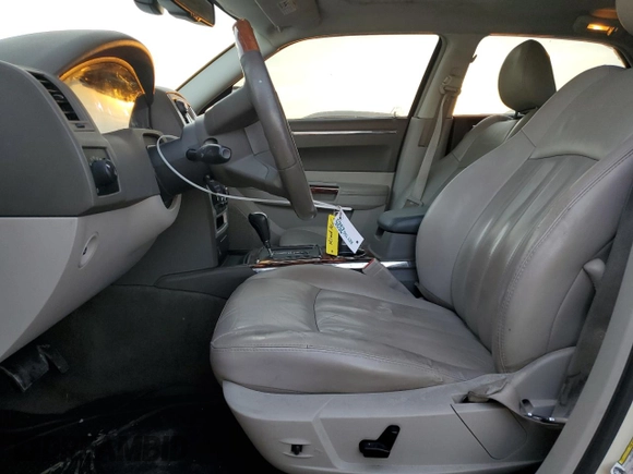 2009 Chrysler 300 with VIN 2C3LA63T39H512125, listed as a Copart auction lot 77184694 with 162,485 mi miles and Salvage Title. Bid and sale history available at carsss.com. Image 7.