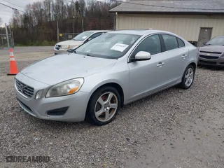 2012 Volvo S60 T5 with VIN YV1622FS7C2141904, listed as a IAAI auction lot 41918452 with 151,908 mi miles. Bid and sale history available at carsss.com. Image 2.