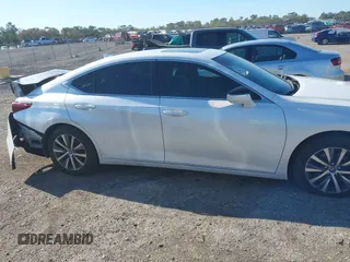2019 Lexus ES 350 z VIN 58ABZ1B11KU051047, wystawiony jako IAAI lot #41721365 z przebiegiem 84 209 mil mil oraz . Historia ofert i sprzedaży dostępna na DreamBid. Obrazek 13.