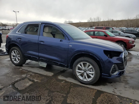 2024 Audi Q3 S line Premium Plus z VIN WA1EECF38R1019391, wystawiony jako Copart lot #47124395 z przebiegiem 9 509 mil mil oraz Szkoda całkowita • Salvage title. Historia ofert i sprzedaży dostępna na DreamBid. Obrazek 4.