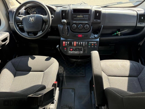 2017 Ram ProMaster Cargo with VIN 3C6URVHGSHE507937, listed as a Copart auction lot 75947704 with 122,808 mi miles and Clean Title. Bid and sale history available at DreamBid. Image 9.