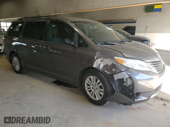 2015 Toyota Sienna XLE z VIN 5TDYK3DC5FS577227, wystawiony jako Copart lot #41766745 z przebiegiem 261 917 mil mil oraz Szkoda całkowita • Salvage title. Historia ofert i sprzedaży dostępna na DreamBid. Obrazek 4.