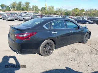 2018 Nissan Altima SR with VIN 1N4AL3AP8JC191729, listed as a IAAI auction lot 40555510 with 106,608 mi miles and . Bid and sale history available at carsss.com. Image 4.