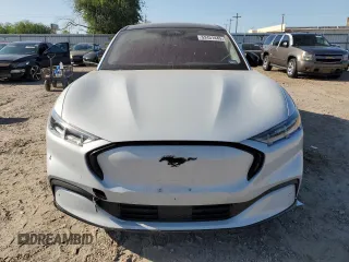 2023 Ford Mustang Mach-E Premium z VIN 3FMTK3RM2PMA31574, wystawiony jako Copart lot #52451445 z przebiegiem Nie podano mil oraz Szkoda całkowita • Salvage title. Historia ofert i sprzedaży dostępna na DreamBid. Obrazek 5.