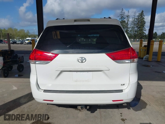 2014 Toyota Sienna LE AAS with VIN 5TDKK3DC4ES505293, listed as a IAAI auction lot 42021409 with 70,319 mi miles. Bid and sale history available at carsss.com. Image 16.