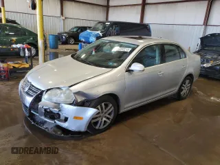2006 Volkswagen Jetta 2.5L с VIN 3VWSG71K96M646735, выставлен на аукционе Copart как лот 52293215 с пробегом 64 528 миль миль и Списание • Salvage title. История ставок и продаж доступна на DreamBid. Изображение 1.