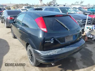 2007 Ford Focus S with VIN 1FAFP31N87W198745, listed as a IAAI auction lot 41928232 with 117,667 mi miles and . Bid and sale history available at carsss.com. Image 3.