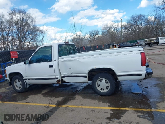 1996 Chevrolet Silverado 1500 with VIN 1GCEC14M5TZ100322, listed as a IAAI auction lot 41785244 with 181,476 mi miles and . Bid and sale history available at DreamBid. Image 14.