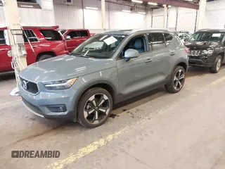 2021 Volvo XC40 Momentum z VIN YV4162UK3M2416447, wystawiony jako IAAI lot #41923981 z przebiegiem 28 654 mil mil oraz . Historia ofert i sprzedaży dostępna na DreamBid. Obrazek 22.