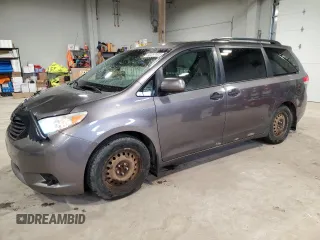 2013 Toyota Sienna L z VIN 5TDZK3DC9DS313199, wystawiony jako Copart lot #53257495 z przebiegiem 258 075 mil mil oraz Czysty tytuł • Clean title. Historia ofert i sprzedaży dostępna na DreamBid. Obrazek 1.