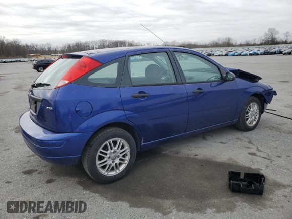 2005 Ford Focus S with VIN 3FAFP37NX5R111600, listed as a Copart auction lot 49073105 with 175,801 mi miles and Salvage Title. Bid and sale history available at carsss.com. Image 3.