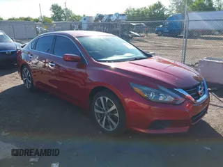 2017 Nissan Altima SR z VIN 1N4AL3APXHC143479, wystawiony jako IAAI lot #42329830 z przebiegiem 159 960 mil mil oraz . Historia ofert i sprzedaży dostępna na DreamBid. Obrazek 1.