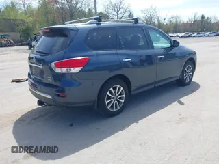 2014 Nissan Pathfinder SV with VIN 5N1AR2MM4EC637171, listed as a IAAI auction lot 42165474 with 152,543 mi miles. Bid and sale history available at carsss.com. Image 4.