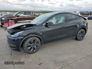 2025 Tesla Model Y Long Range z VIN 7SAYGDED1SA358679, wystawiony jako Copart lot #50890745 z przebiegiem 3 316 mil mil oraz Szkoda całkowita • Salvage title. Historia ofert i sprzedaży dostępna na DreamBid. Obrazek 1.