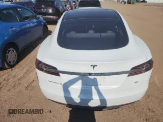 2013 Tesla Model S z VIN 5YJSA1DN0DFP08094, wystawiony jako Copart lot #60047045 z przebiegiem 137 434 mil mil oraz Szkoda całkowita • Salvage title. Historia ofert i sprzedaży dostępna na DreamBid. Obrazek 6.