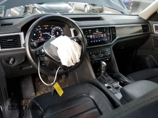 2018 Volkswagen Atlas SEL Premium z VIN 1V2NR2CAXJC573725, wystawiony jako Copart lot #81723714 z przebiegiem 97 157 mil mil oraz Szkoda całkowita • Salvage title. Historia ofert i sprzedaży dostępna na DreamBid. Obrazek 8.