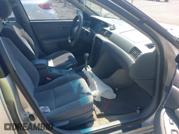 2001 Toyota Camry CE with VIN 4T1BG22K11U805882, listed as a IAAI auction lot 42576999 with 300,777 mi miles and . Bid and sale history available at DreamBid. Image 5.