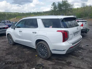 2025 Hyundai Palisade Calligraphy z VIN KM8R74GE8SU828199, wystawiony jako IAAI lot #41939641 z przebiegiem 16 939 mil mil oraz . Historia ofert i sprzedaży dostępna na DreamBid. Obrazek 14.