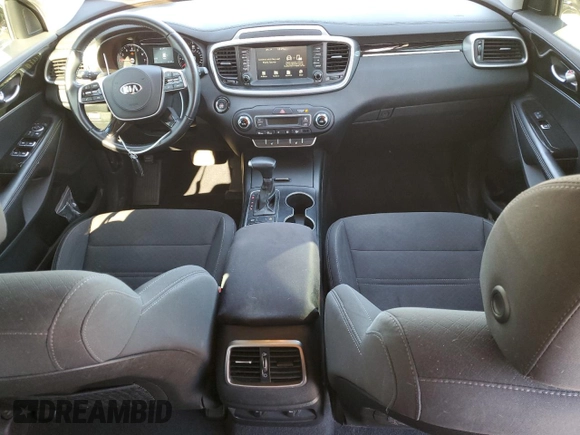 2020 Kia Sorento LX V6 with VIN 5XYPG4A55LG695652, listed as a Copart auction lot 88478465 with 88,107 mi miles and Salvage Title. Bid and sale history available at carsss.com. Image 8.