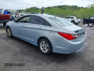 2013 Hyundai Sonata GLS z VIN 5NPEB4AC2DH781807, wystawiony jako IAAI lot #41958385 z przebiegiem 177 531 mil mil oraz . Historia ofert i sprzedaży dostępna na DreamBid. Obrazek 3.