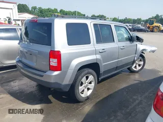 2016 Jeep Patriot Latitude with VIN 1C4NJRFB2GD714425, listed as a IAAI auction lot 42258753 with 119,655 mi miles and . Bid and sale history available at DreamBid. Image 4.