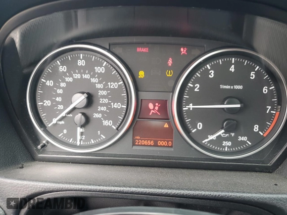 2012 BMW 3 Series 335i z VIN WBAKG7C50CE263260, wystawiony jako Copart lot #49528645 z przebiegiem 220 656 mil mil oraz Czysty tytuł • Clean title. Historia ofert i sprzedaży dostępna na DreamBid. Obrazek 10.