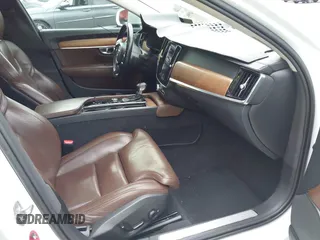 2018 Volvo S90 Inscription with VIN LVY992ML3JP005482, listed as a IAAI auction lot 41966556 with 136,908 mi miles. Bid and sale history available at carsss.com. Image 5.