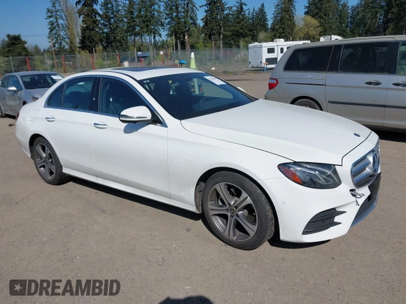 2019 Mercedes-Benz E-Class E 300 with VIN WDDZF4KBXKA592814, listed as a IAAI auction lot 42034883 with 1 mi miles. Bid and sale history available at carsss.com. Image 13.