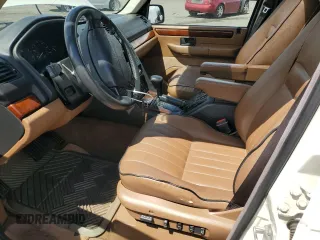 1998 Land Rover Range Rover z VIN SALPV1243WA383806, wystawiony jako Copart lot #58947165 z przebiegiem 156 937 mil mil oraz Czysty tytuł • Clean title. Historia ofert i sprzedaży dostępna na DreamBid. Obrazek 7.