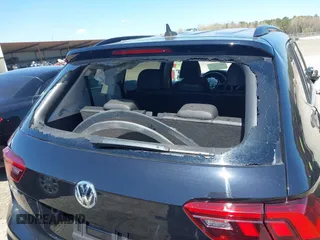 2020 Volkswagen Tiguan SE with VIN 3VV3B7AX1LM139519, listed as a IAAI auction lot 41890276 with 147,303 mi miles and . Bid and sale history available at DreamBid. Image 15.