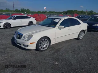 2008 Mercedes-Benz E 350 Luxury z VIN WDBUF87X58B286086, wystawiony jako IAAI lot #42157042 z przebiegiem 156 297 mil mil oraz . Historia ofert i sprzedaży dostępna na DreamBid. Obrazek 2.