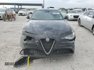2021 Alfa Romeo Giulia Ti z VIN ZARFANBN0M7649345, wystawiony jako Copart lot #55123615 z przebiegiem 29 562 mil mil oraz Szkoda całkowita • Salvage title. Historia ofert i sprzedaży dostępna na DreamBid. Obrazek 5.