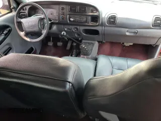 2000 Dodge 2500 with VIN 1B7KF2365YJ170069, listed as a Copart auction lot 64300184 with 372,690 mi miles and Salvage Title. Bid and sale history available at DreamBid. Image 8.