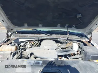 2002 Chevrolet Suburban LS z VIN 3GNEC16Z82G322514, wystawiony jako IAAI lot #41447976 z przebiegiem 224 486 mil mil oraz . Historia ofert i sprzedaży dostępna na DreamBid. Obrazek 10.