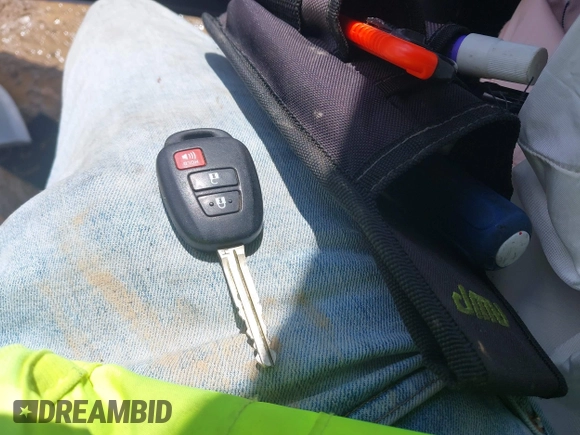 2021 Toyota 4Runner SR5 с VIN JTEMU5JR6M5885762, выставлен на аукционе IAAI как лот 42023275 с пробегом 113 140 миль миль и . История ставок и продаж доступна на DreamBid. Изображение 11.