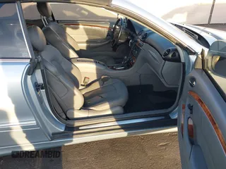 2006 Mercedes-Benz CLK 3.5L with VIN WDBTK56H66F185452, listed as a IAAI auction lot 41979353 with 157,946 mi miles. Bid and sale history available at carsss.com. Image 5.