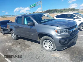 2021 Chevrolet Colorado 2WD Work Truck z VIN 1GCGSBEA5M1130412, wystawiony jako IAAI lot #41935021 z przebiegiem 56 475 mil mil oraz . Historia ofert i sprzedaży dostępna na DreamBid. Obrazek 1.