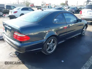 2002 Mercedes-Benz CLK 320/430 with VIN WDBLJ70G92T093794, listed as a IAAI auction lot 41239094 with 237,286 mi miles and . Bid and sale history available at DreamBid. Image 4.