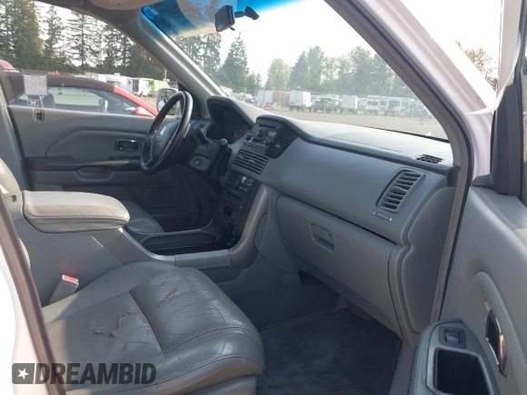 2005 Honda Pilot EX-L z VIN 2HKYF18515H524324, wystawiony jako IAAI lot #42572377 z przebiegiem 248 899 mil mil oraz . Historia ofert i sprzedaży dostępna na DreamBid. Obrazek 5.