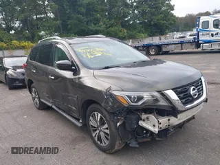 2017 Nissan Pathfinder SL with VIN 5N1DR2MM2HC615493, listed as a IAAI auction lot 40003811 with 78,923 mi miles. Bid and sale history available at carsss.com. Image 1.