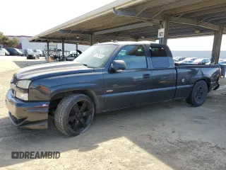 2004 Chevrolet Silverado SS z VIN 2GCEC19N741408331, wystawiony jako Copart lot #50548145 z przebiegiem 186 361 mil mil oraz Szkody całkowita. Historia ofert i sprzedaży dostępna na DreamBid. Obrazek 1.