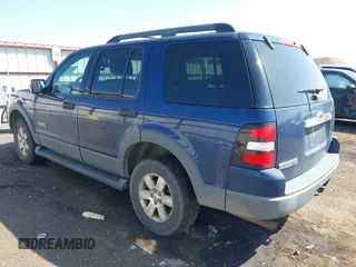 2006 Ford Explorer XLT with VIN 1FMEU73E66UB48094, listed as a IAAI auction lot 42104914 with 257,998 mi miles. Bid and sale history available at carsss.com. Image 3.