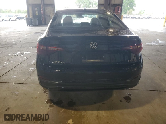 2024 Volkswagen Jetta SE with VIN 3VW7M7BU5RM080432, listed as a Copart auction lot 61968525 with 32,673 mi miles and Salvage title. Bid and sale history available at DreamBid. Image 6.