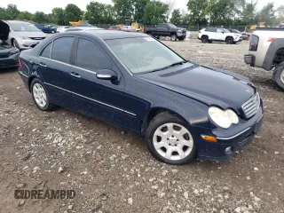 2005 Mercedes-Benz C 240 z VIN WDBRF81J25F662208, wystawiony jako Copart lot #66460995 z przebiegiem 163 658 mil mil oraz Czysty tytuł • Clean title. Historia ofert i sprzedaży dostępna na DreamBid. Obrazek 4.